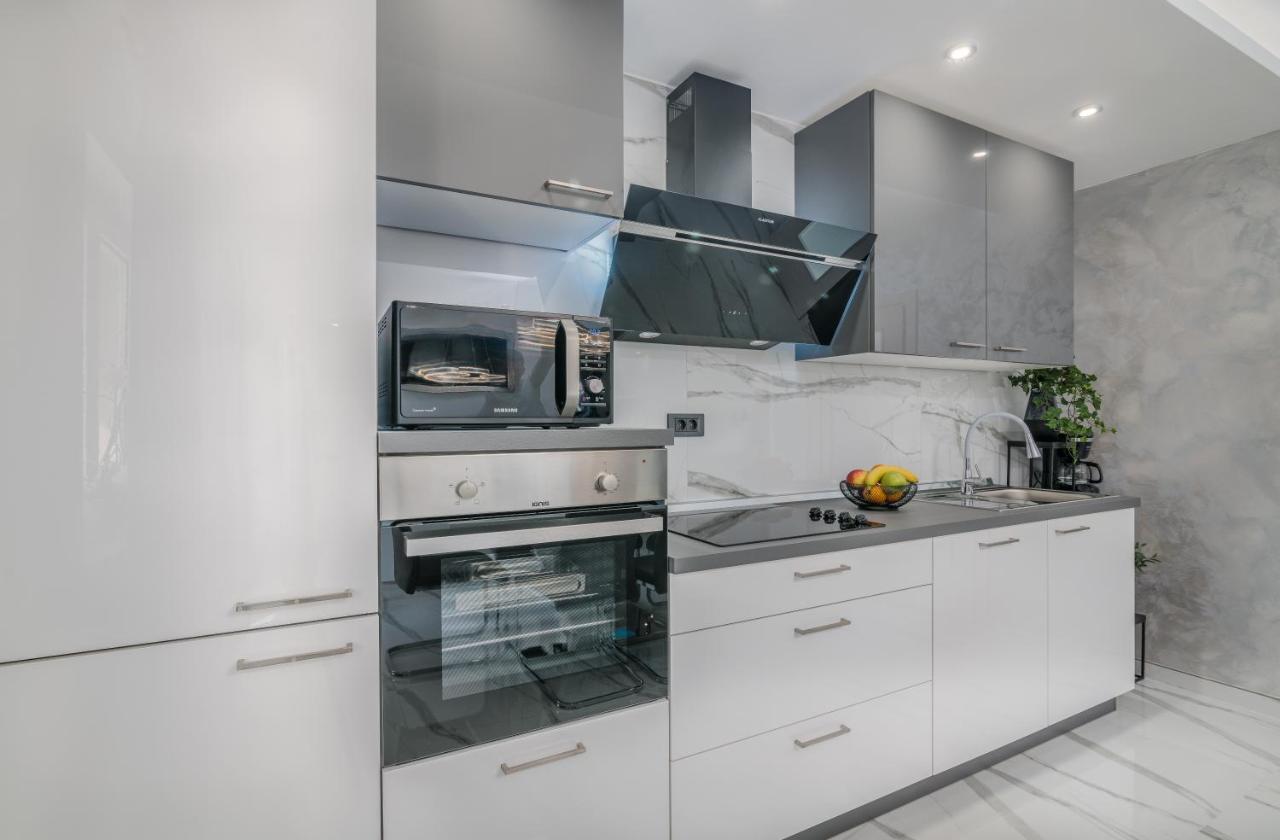 Luxury Lure Apartment *
